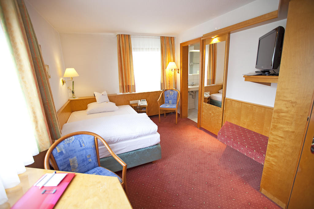 Hotel Restaurant Lamm Hebsack Remshalden Room photo